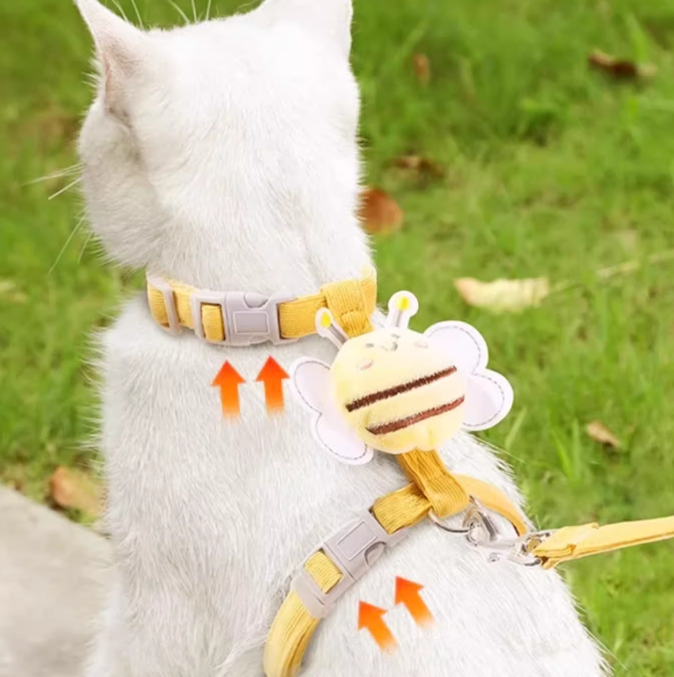 Bee Vest-Style Cat Leash – Escape-Proof and Neck-Friendly Design